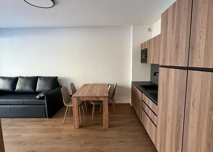 Yugogo Petrarca 1 - Trilocale Con Balcone *